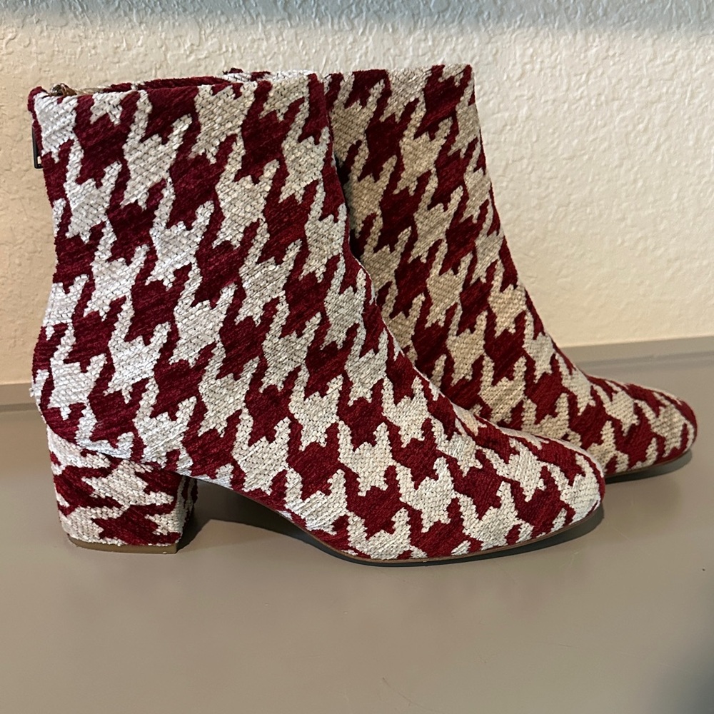 Free People Houndstooth Ankle Boots - Burgundy and White